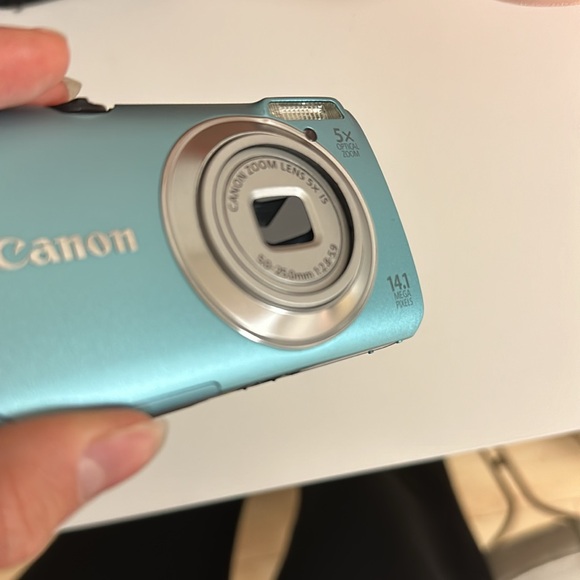 Canon power shot a3200 PIECES/REPAIR - Picture 4 of 5